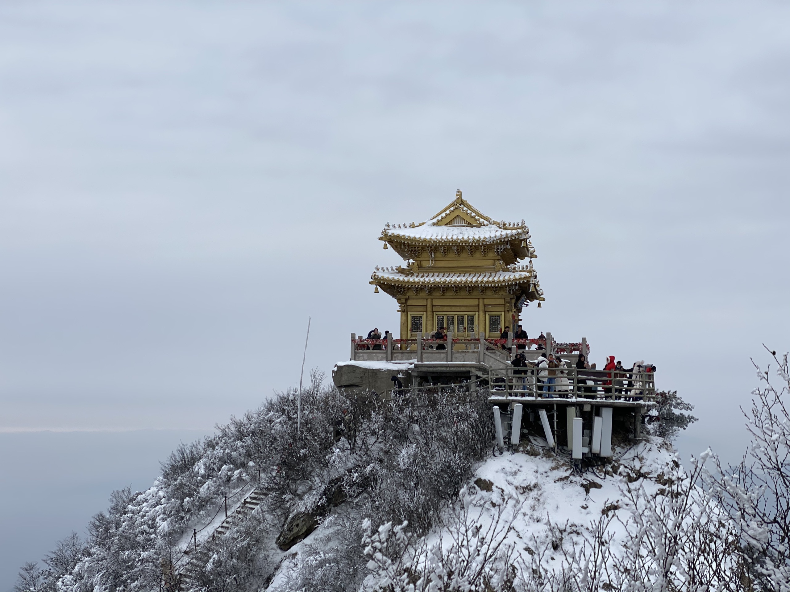 老君山雪景名不虚传确实很惊艳步行总行程大概7公里上升500米用时4小时
