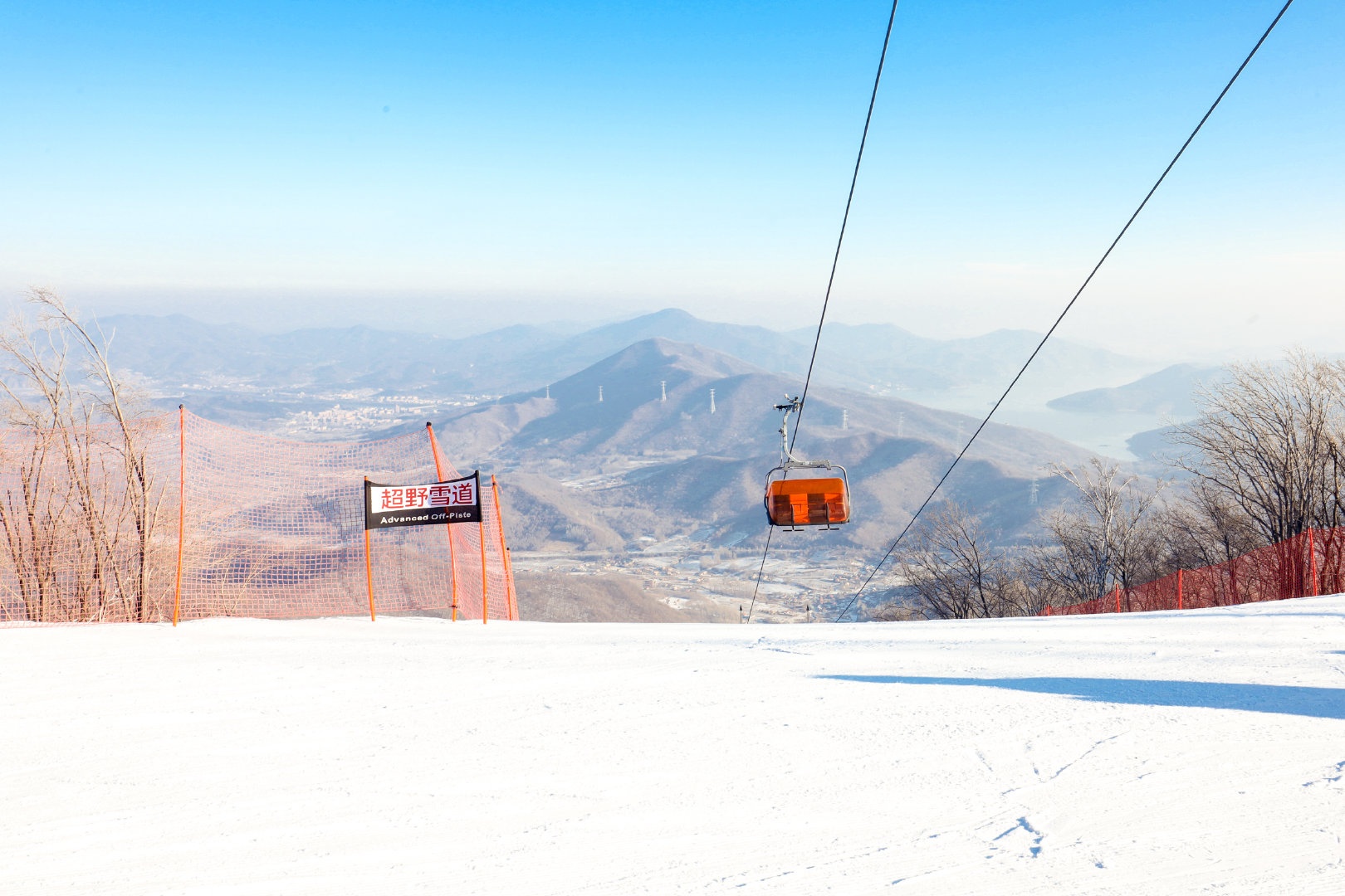 吉林市区40分钟车程的超大滑雪场——万科松花湖度假区滑雪场