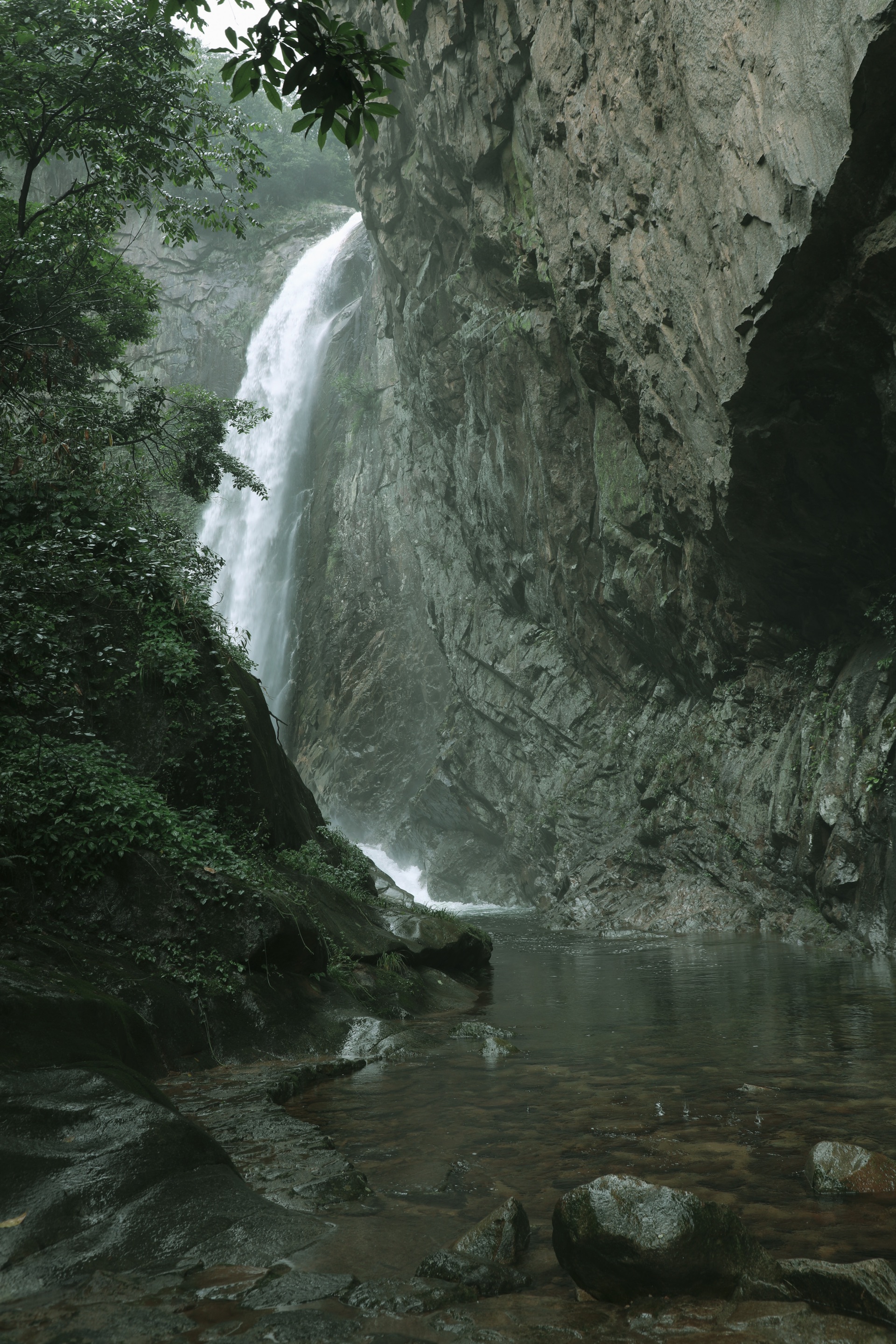 藏在深山里的绝美瀑布群，安徽六安必打卡-龙井峡