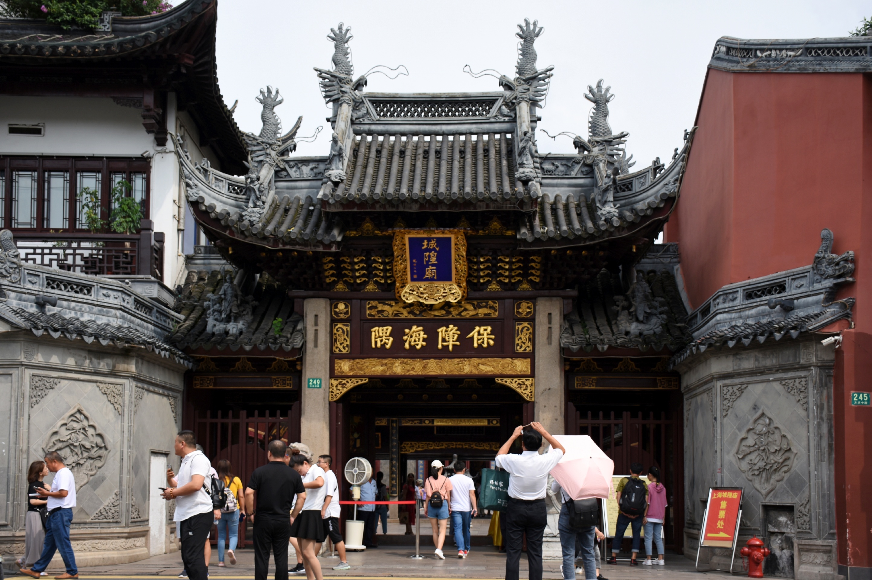 上海城隍庙，真的没有本地人去吗？